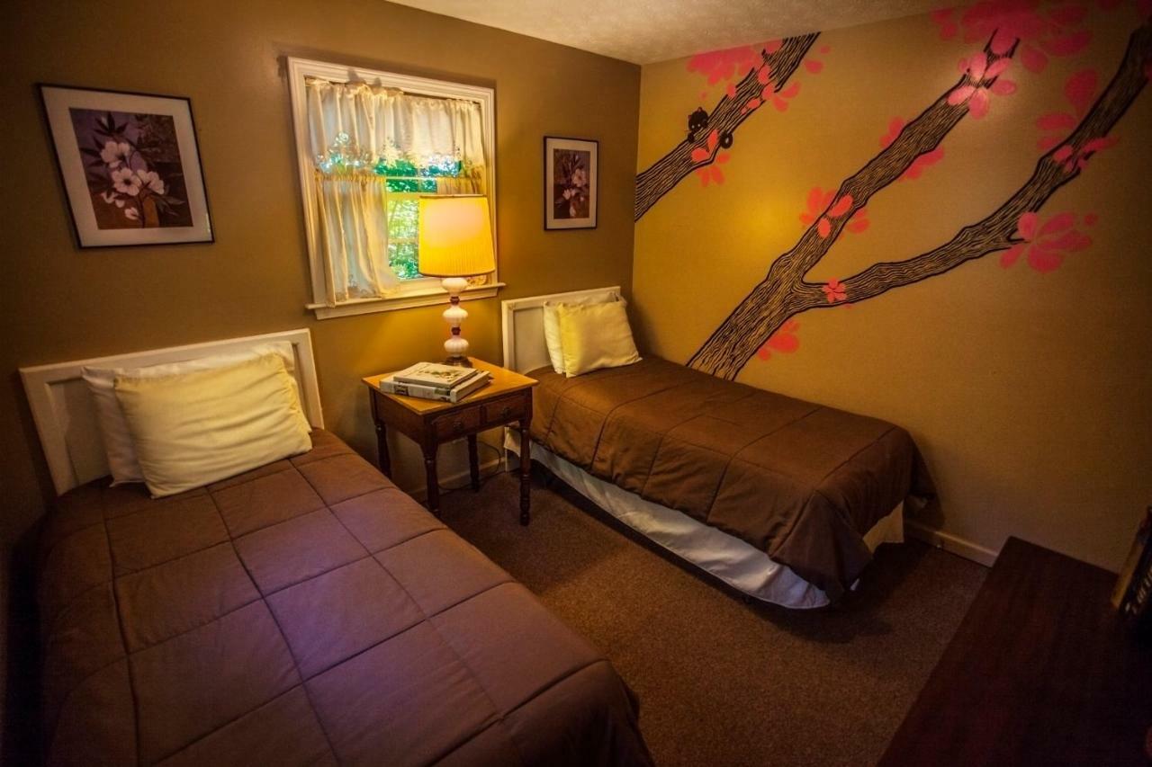Nolichuckey Bluffs Bed & Breakfast Cabins Greeneville Bagian luar foto