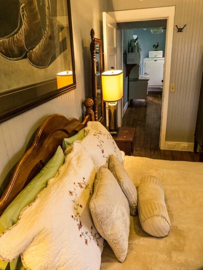 Nolichuckey Bluffs Bed & Breakfast Cabins Greeneville Bagian luar foto