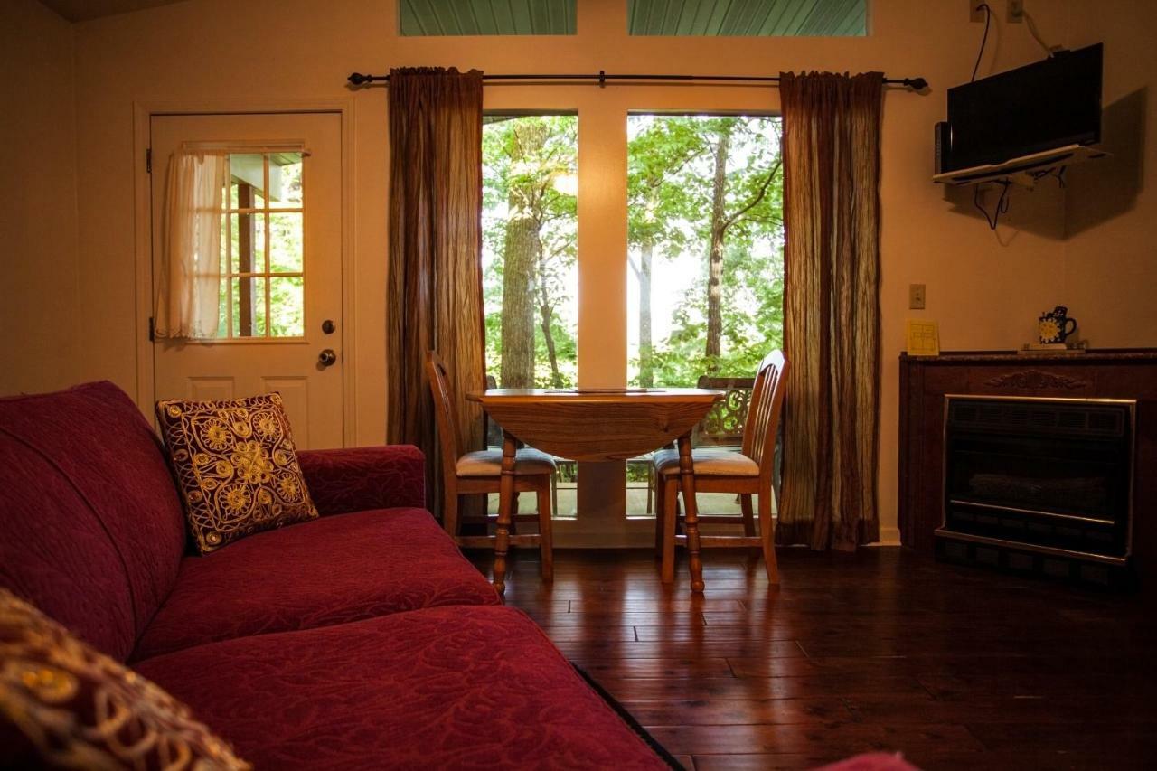 Nolichuckey Bluffs Bed & Breakfast Cabins Greeneville Bagian luar foto
